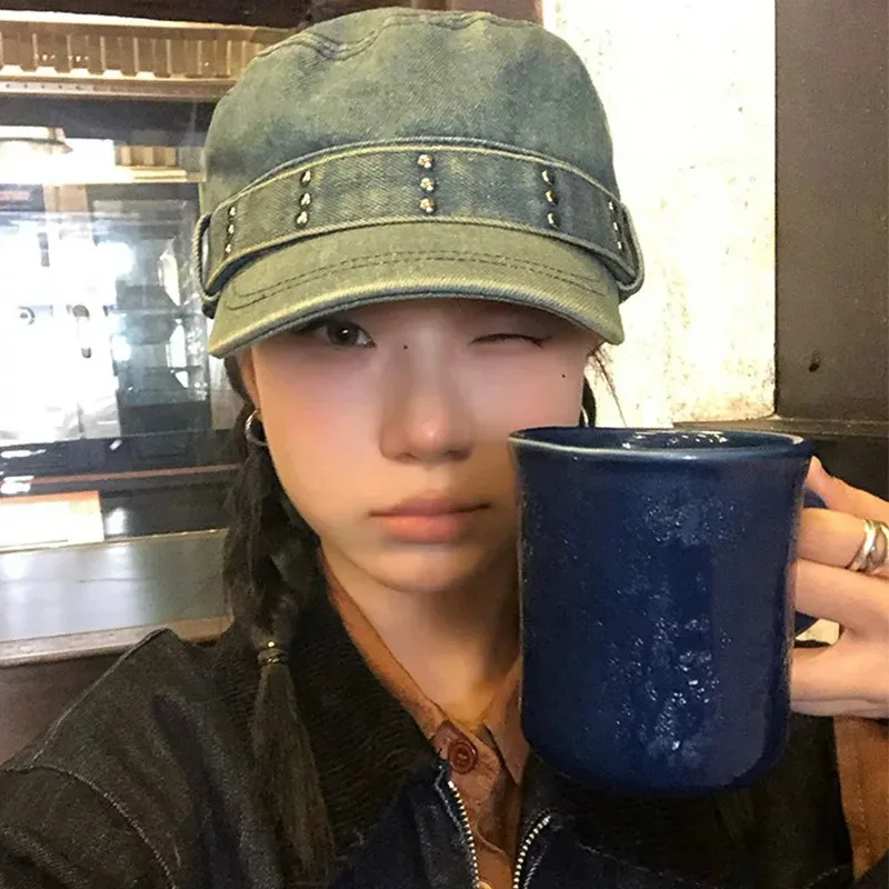 

Korean Retro Rivet Denim Flat Top Newsboy Cap Spring and Autumn Niche Fashion Washed and Made Old Y2k Trend Beret Hat for Women