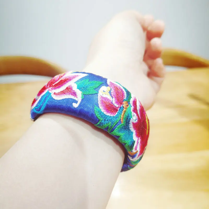 

Oriental Aesthetics Embrodery Cuff Bracelet Fortune Flower Stitchwork Design Bracelets Traditional Luck Clothes Accessories