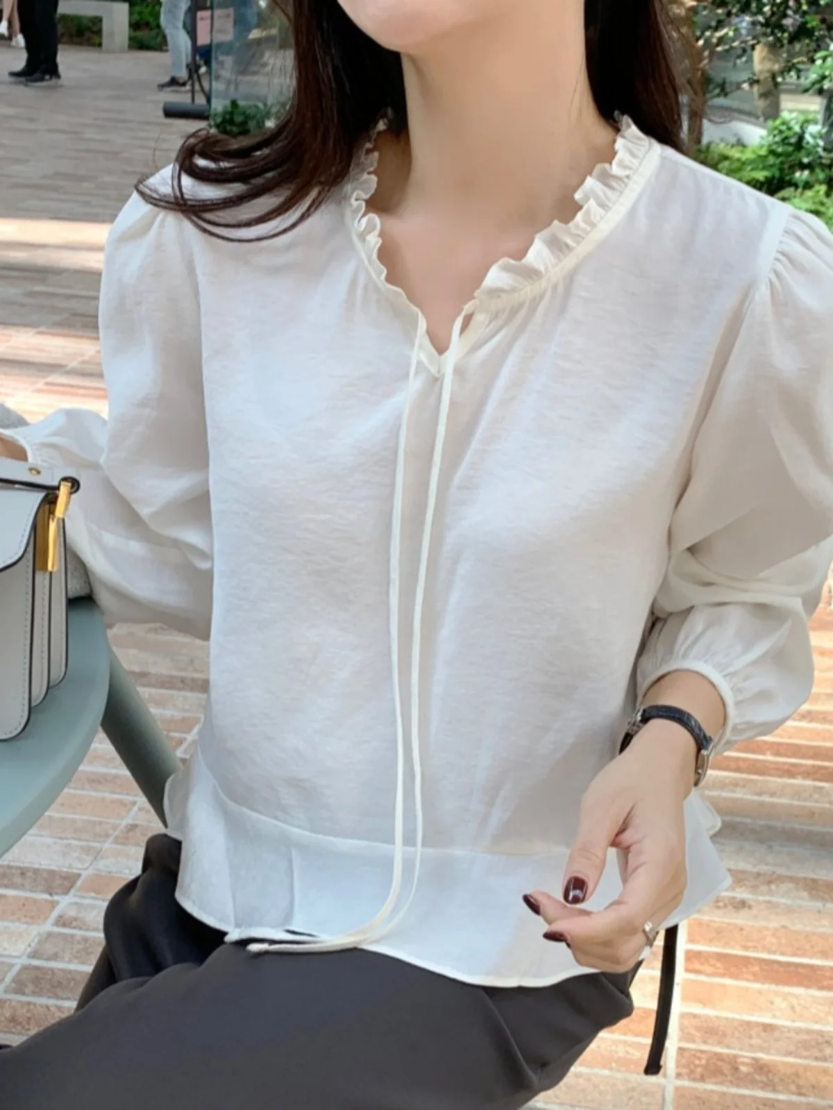 

Chic Korean Sle Women's Long Sve irt Spring 2025 New Sweet Bowed Blouse Inner Wear Casual Ele Faion Top