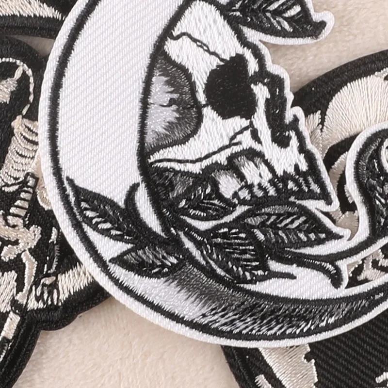 FZdiy-Ferro em Patches para Vestuário, Emblema Redondo, Patch Termoadesivo Crânio, Apliques Bordados em Roupas