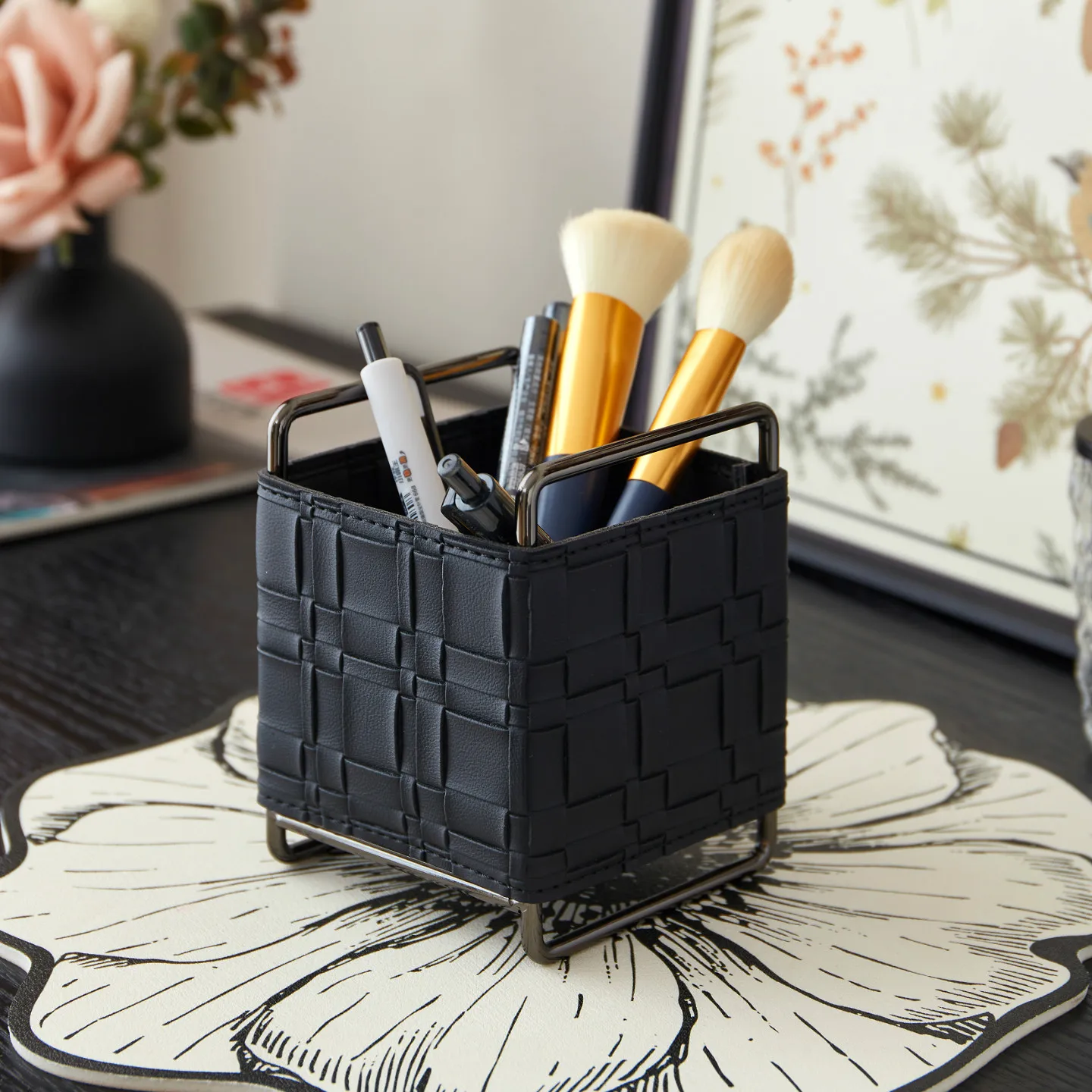 Premium Elegant Vintage Leather Remote Control & Cosmetics Organizer, High-End Coffee Table Storage Tray, Home Decor Accent