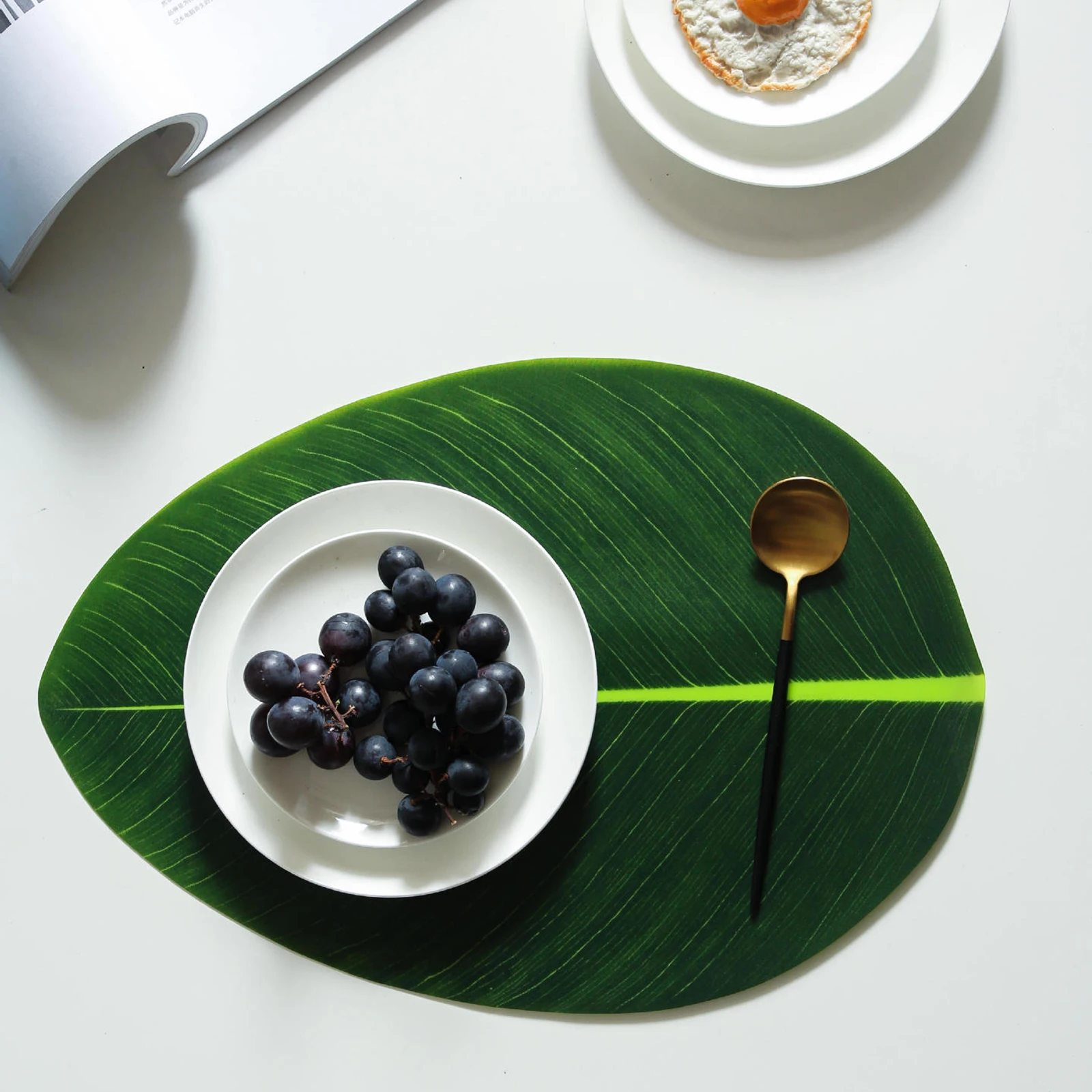 

2Pcs Decorative Leaf Table Mat Premium Insulation Placemat for Home Dining Non-Slip Heat Proof Pad for Cups Pots Bowls Tabletop