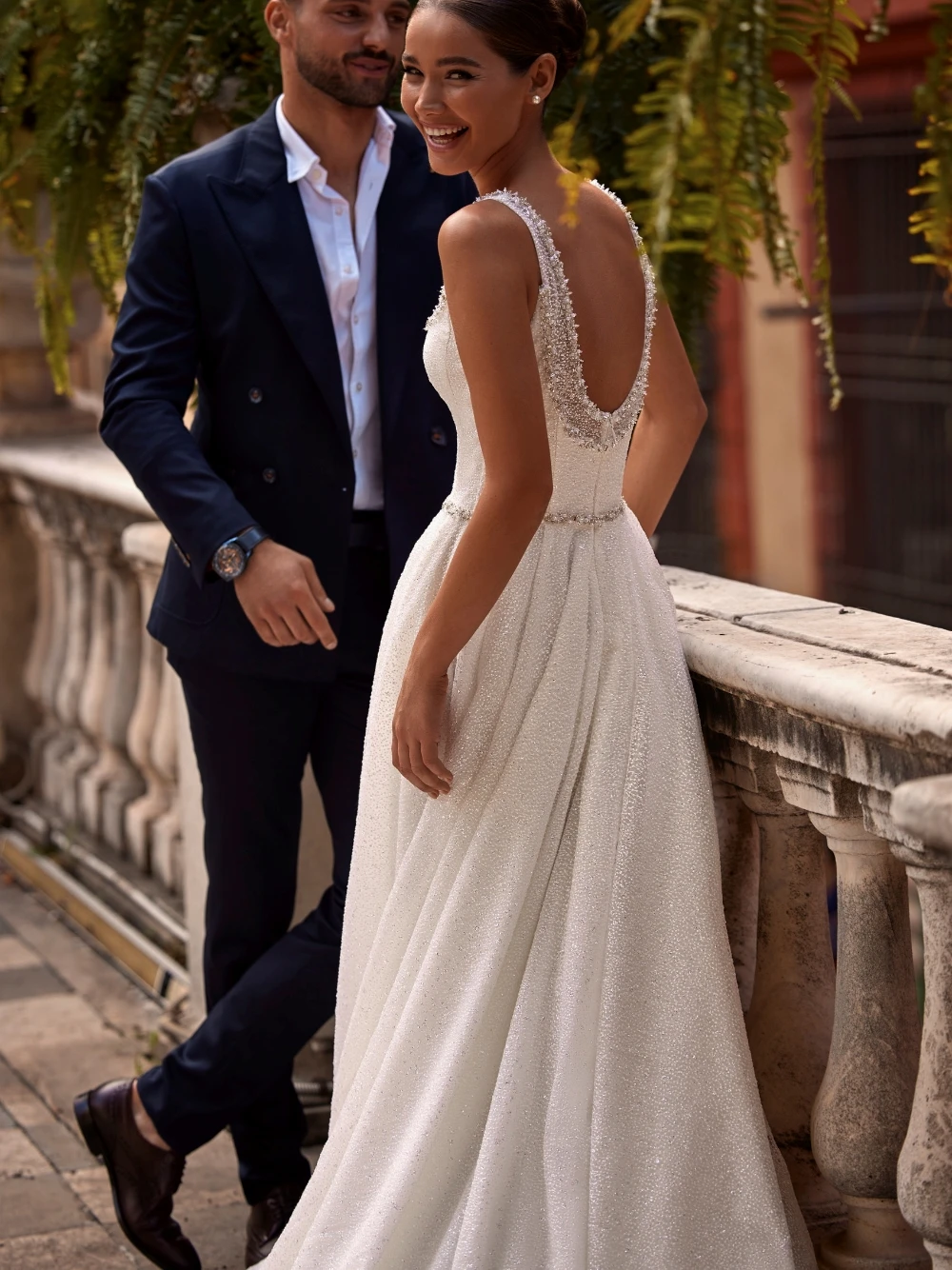 Luxe Princess A Line Wedding Dress Outdoor Shimmering Customized Bride Wear Beaded Thin Straps Open Back Beautiful Bridal Gown