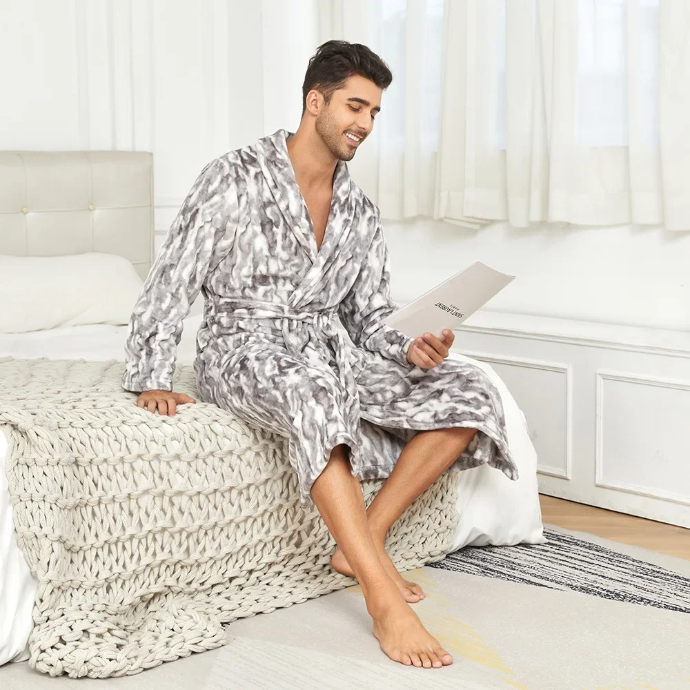 Uomo Kimono allentato flanella Robes 2024 autunno inverno nuovo accappatoio abito caldo doccia accappatoio maschile risvolto pelli di serpente stampa Homewear