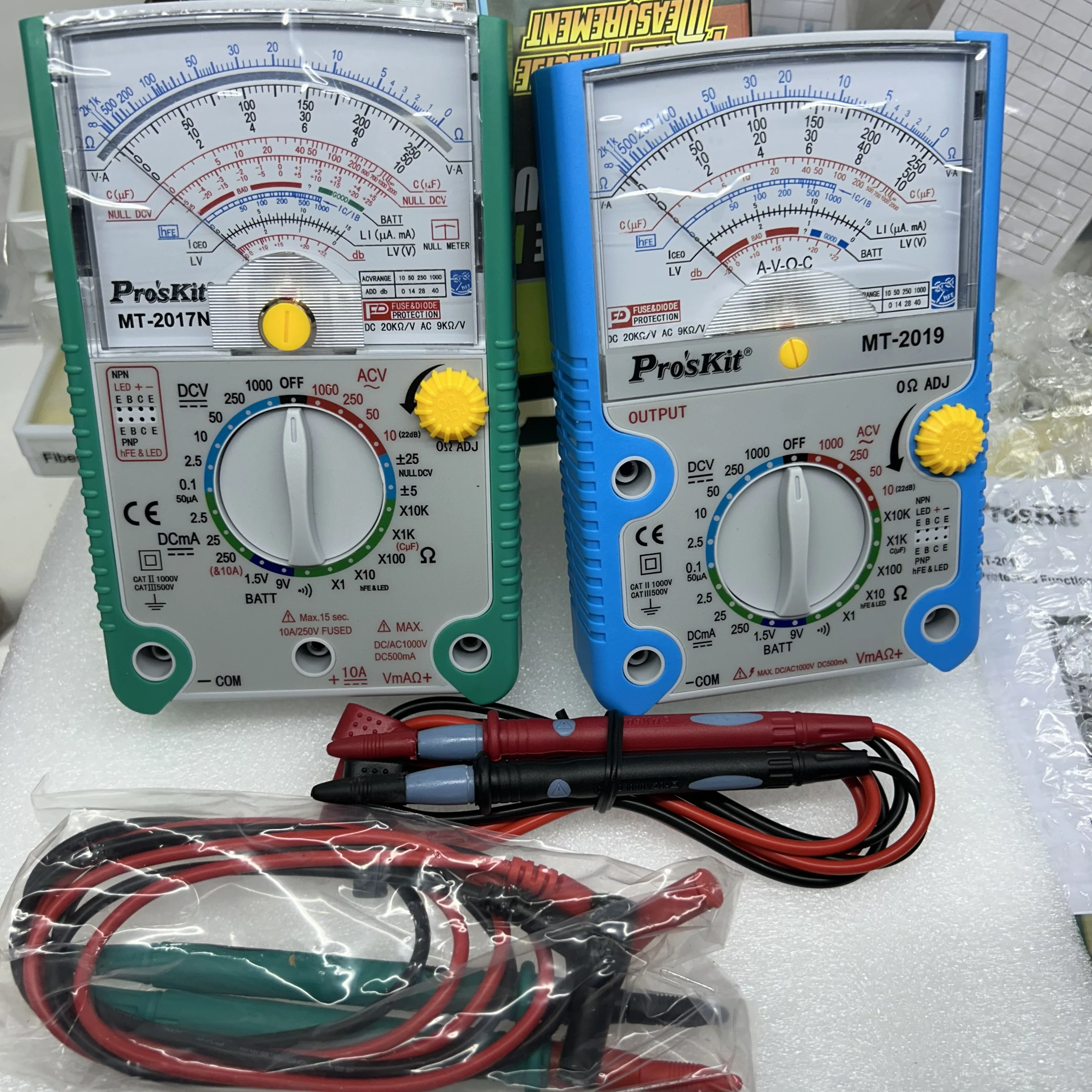

Pro'sKit MT-2017 Pointer Type Anti-Error Test Three Electric Pen MT2017 Safety Standard Protective Function Analog Multimeter