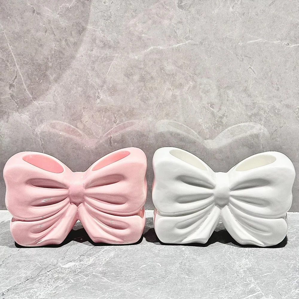 Eine nordisch inspirierte, unregelmäßig bogenförmige Aufbewahrungsbox für Make-up-Pinsel, speziell für die Kosmetikaufbewahrung konzipiert, kann als Make-up-Pinselhalter verwendet werden, verbessert die Ästhetik der Ra – Detail 2