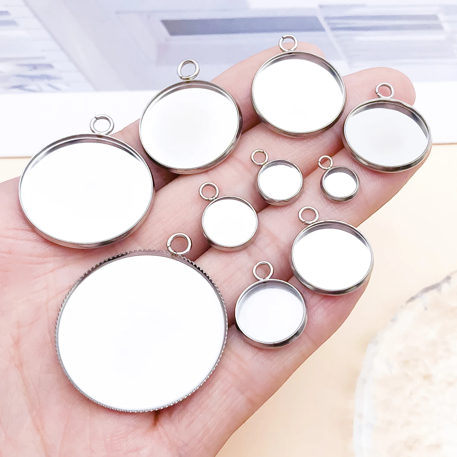 10pcs Stainless Steel Single Round Base Pendant Jewelry Making DIY Earrings Charms for Jewelry Bracelets Necklace