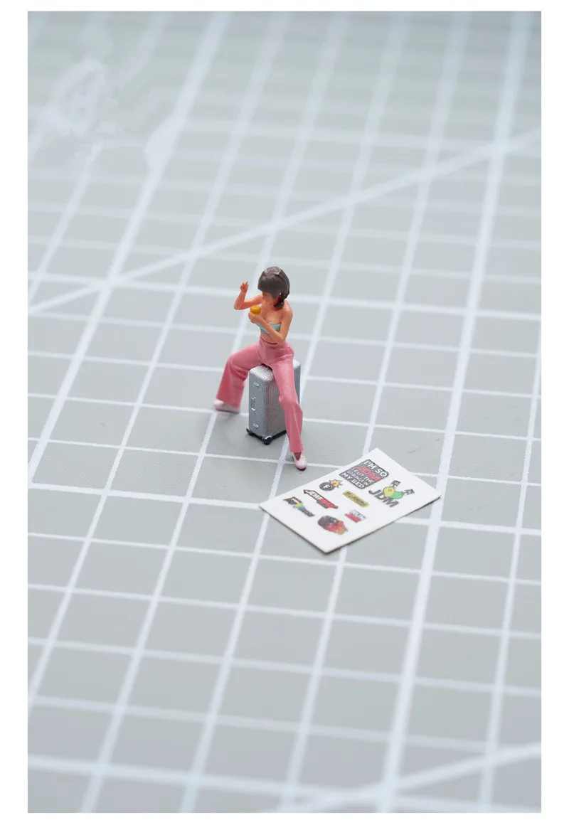 Figurka żywiczna 1/64, malowana, drukowana 3D, food truck z hot dogami i lodami, rekreacja, dziewczyna robiąca selfie, miniaturowy model do samodzielnego montażu, scena DIY