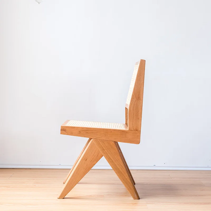 Wuli Kursi Rotan Kayu Solid Nordic Sederhana dengan Sandaran Tangan Kursi Makan Rumah Mebel Gaya Abad Pertengahan Chandigarh