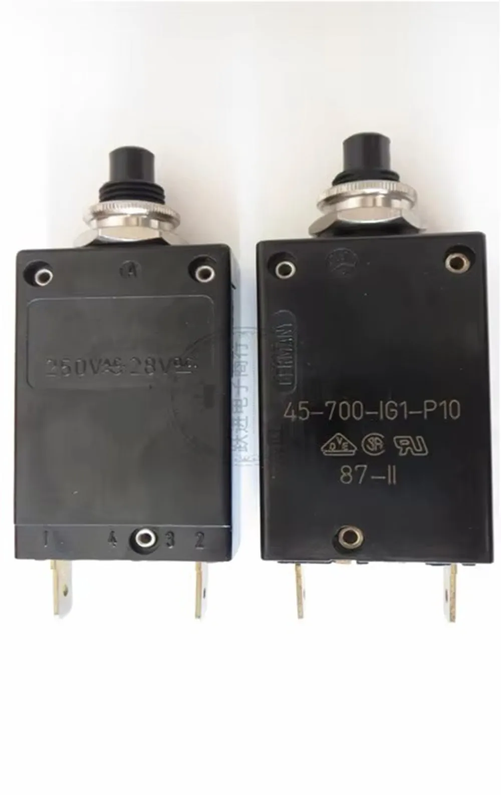 

Original new 100% 250V28V circuit breaker 45-700-1G1-P10 overcurrent protector 1A