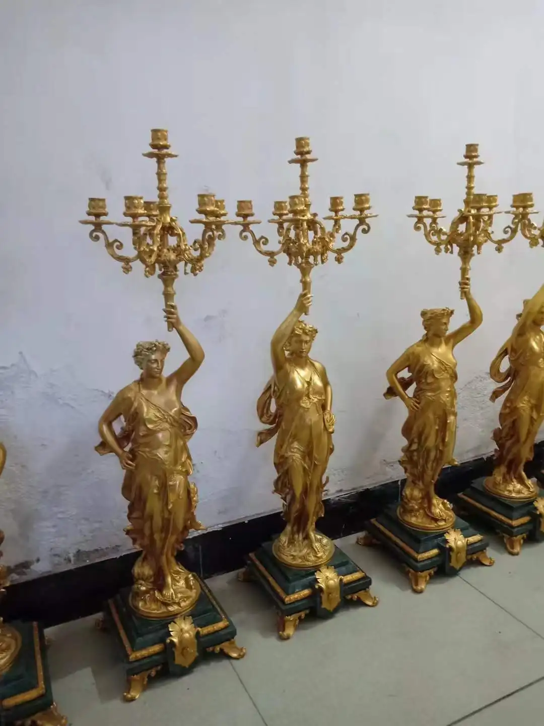 One Neoclassical Royal style solid brass five-arm candlestick/candlestick/candlestick holder,suitable for family and religious