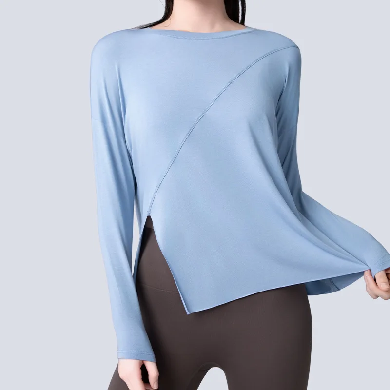 เสื้อโยคะผู้หญิงทรงหลวม ดูเพรียวบาง เหมาะสำหรับวิ่ง ออกกำลังกาย แห้งเร็ว ชายเสื้อผ่าข้าง แขนยาว เสื้อยืดบางเบาสำหรับโยคะ