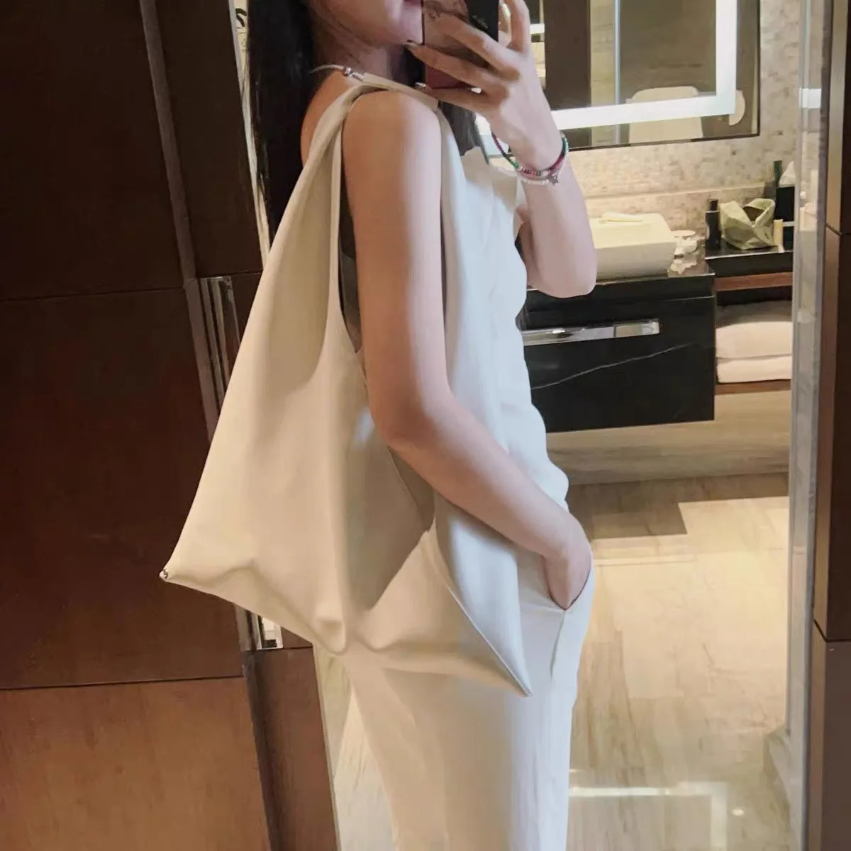 

MM6 Wind Small Leisure Sle Women's Large Capaci Commuter Tote Bag Genuine Leather oulder Bag Underarm e Bag