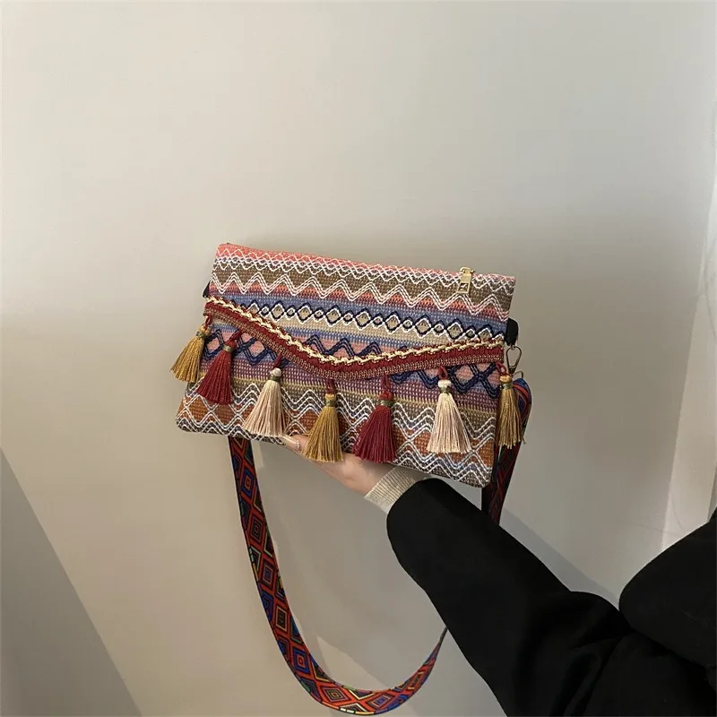 High Appearance Single Shoulder Crossbody Bag Fashionable Style Flower Striped Women Bag, Embroidered Small Square Bag Wholesale