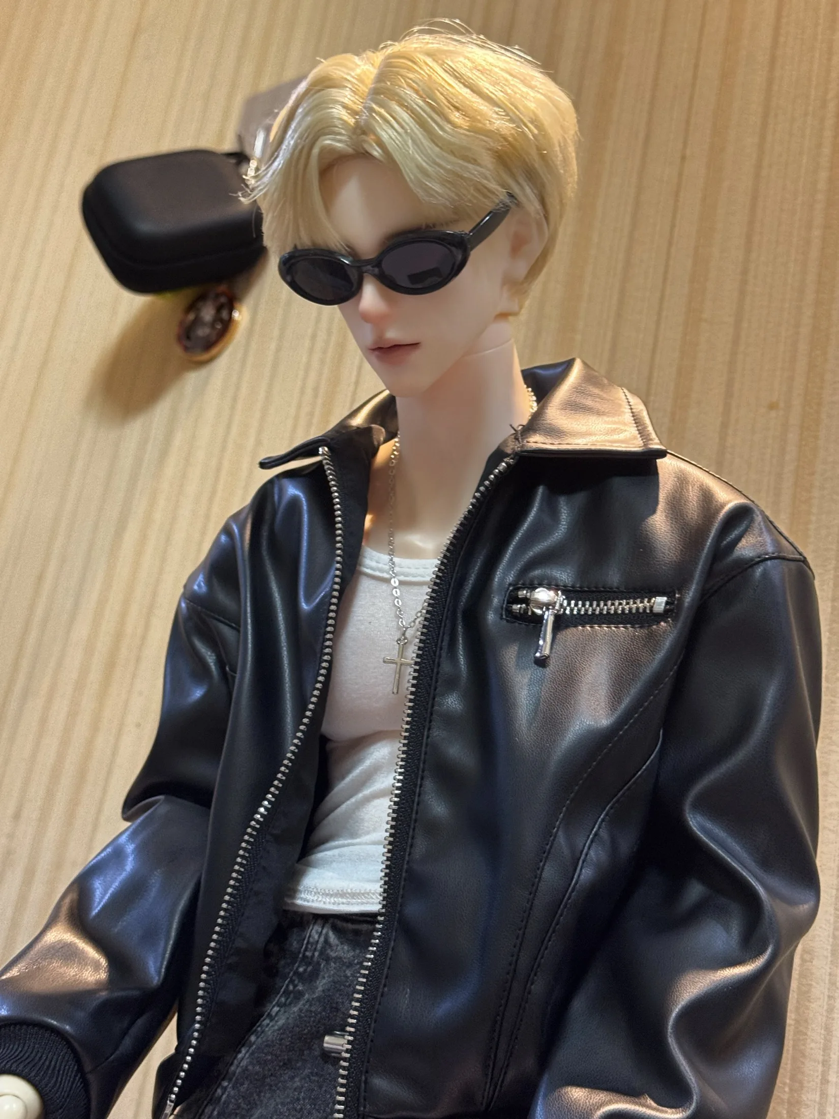 

Куртка для куклы BJD, подходит для куклы Uncle 75, новая, стильная, недорогая кожаная куртка, винно-красная, черная, хаки, 3 цвета, мужская куртка.