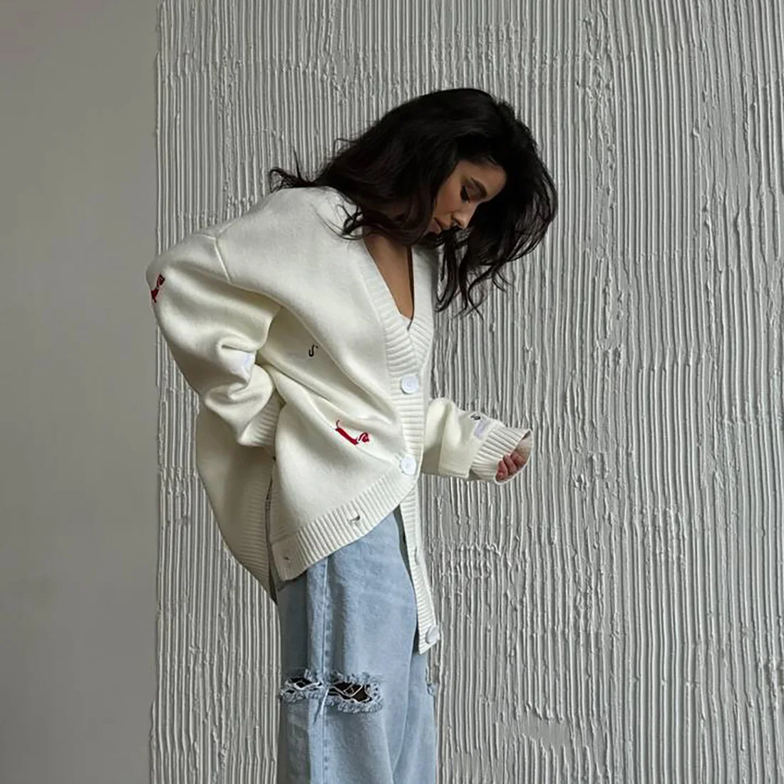 Embroidered Knitted Women's Cardigan Comfortable V-neck Long-sleeved Button Sweater Jacket Teenager Girl Autumn Fashion Sweater