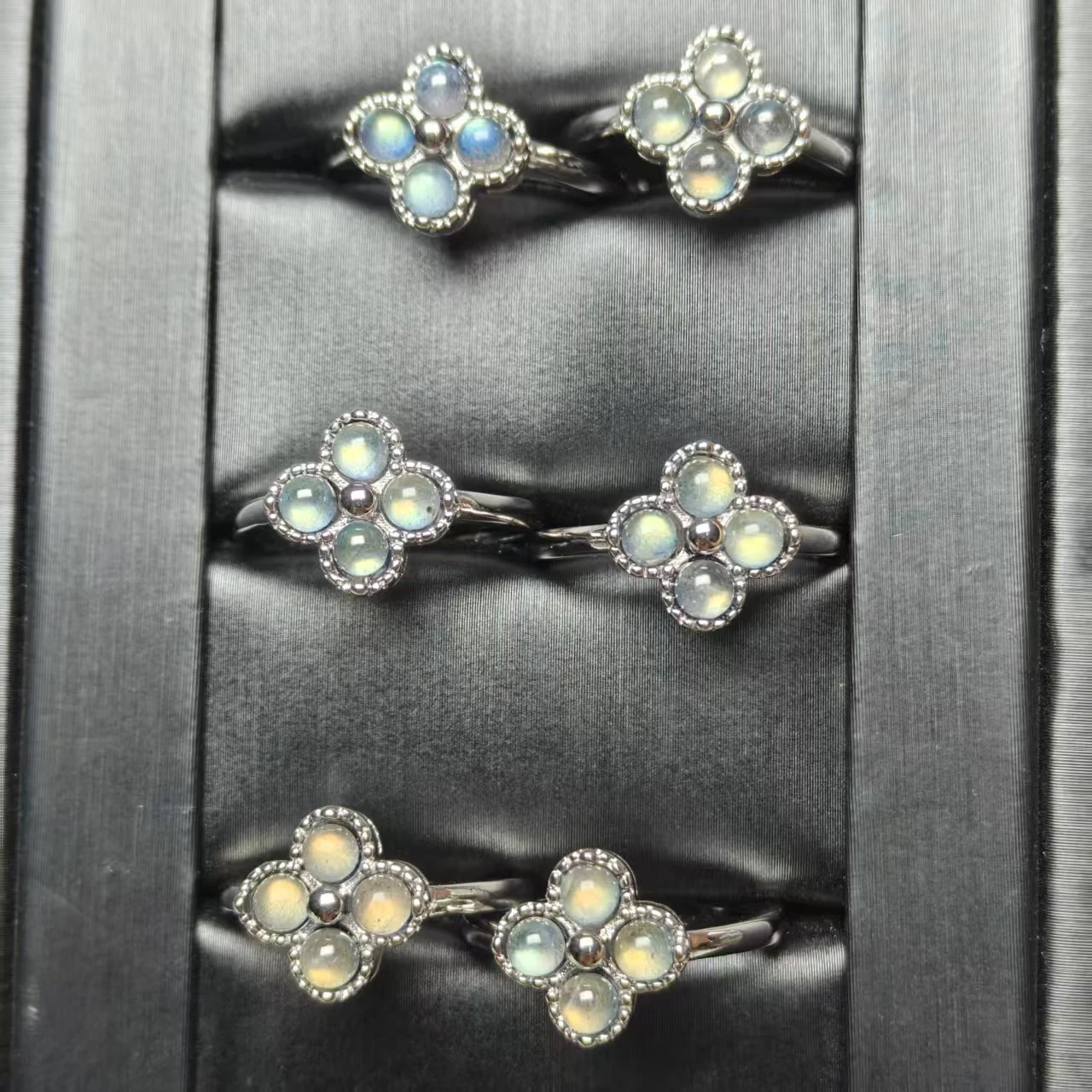 Xingyu Natürlicher Labradorit-Blumen-Ringhalter aus Kupfer, Modischer Hochwertiger Schmuck, Bewegliche Ringe mit Verstellbarer Öffnung als Geschenk – Detail 6