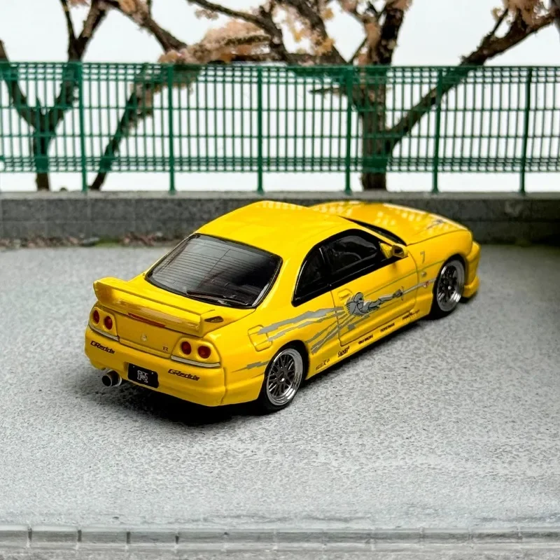 Diecast 1/64 Model Car Nissan Nismo Skyline Alloy Car Model GTR R33 400R Toys for Boys Play Vehicles Collection Display Original