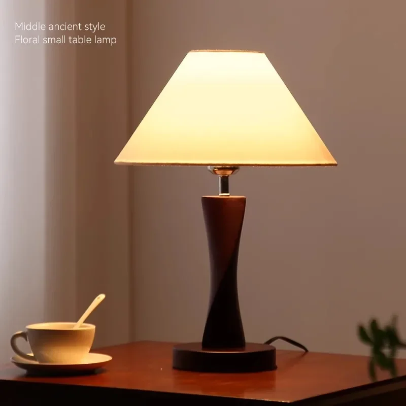 Bedroom medieval retro table lamp bedside high-end feeling warm living room solid wood creative American style