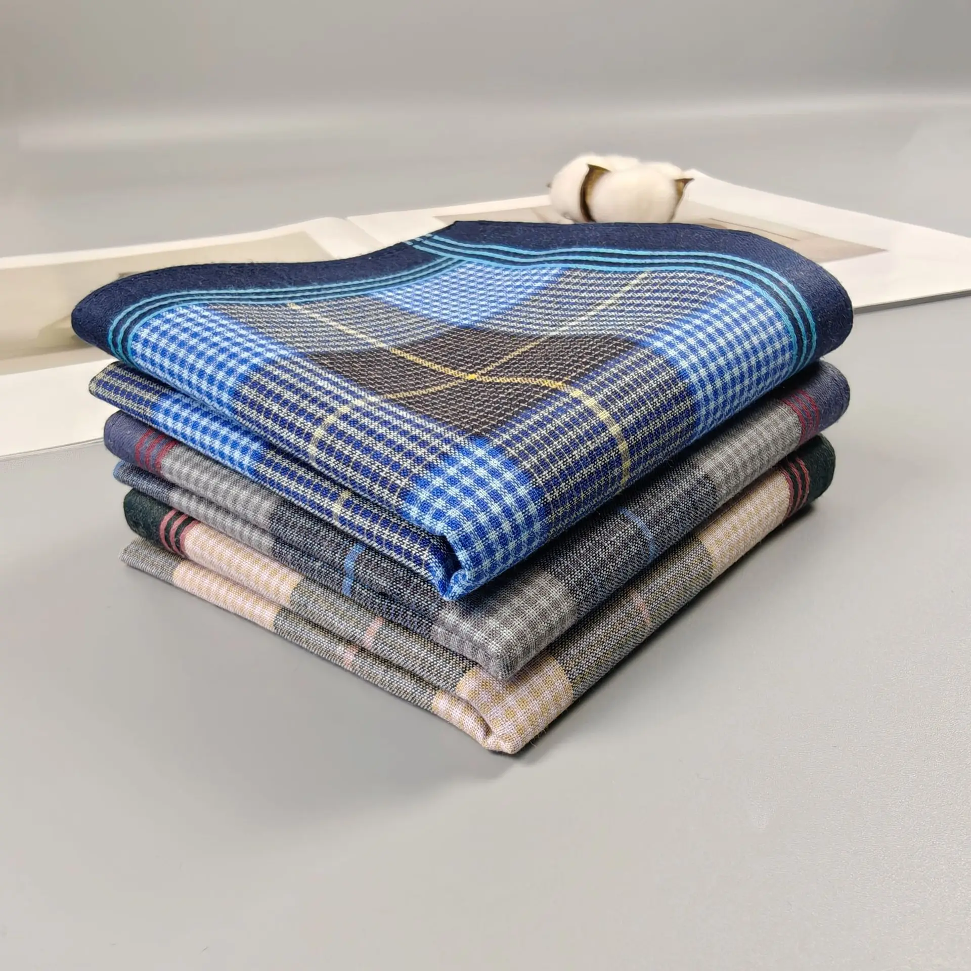 3 pieces of vintage dark plaid male and female parents handkerchief cotton handkerchief classic retro handkerchief to send elder