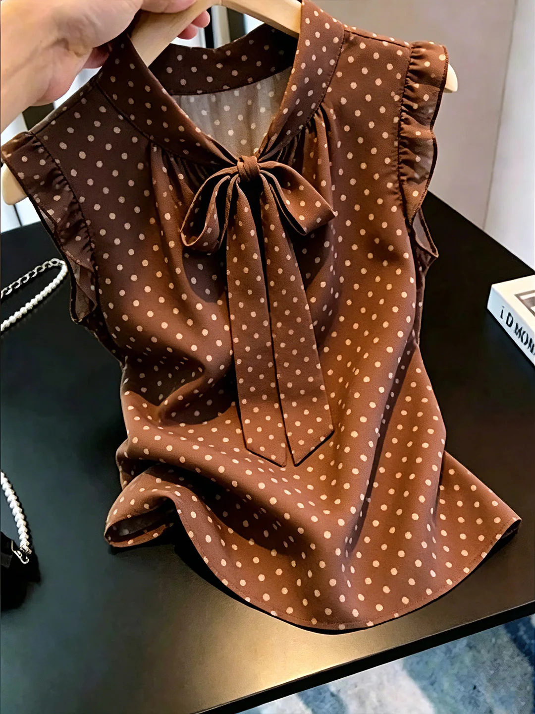 

Retro Polka Dot Bow Tie Vest Sleeveless Commute High Fashion Slimming Versatile Silk Women's Top round Dot Pattern