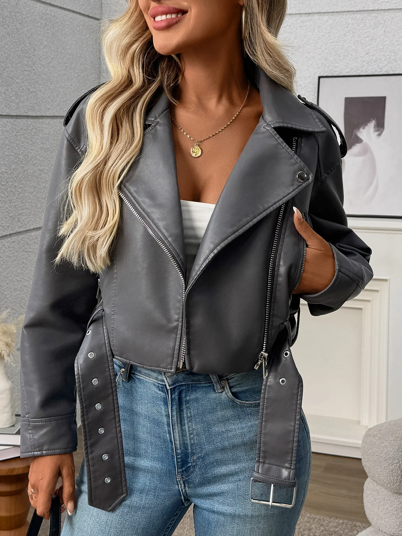 سترة Fitaylor النسائية المصنوعة من الجلد الصناعي مع طية صدر السترة وسحاب معطف قصير للسيدات للدراجات النارية من الجلد مع حزام