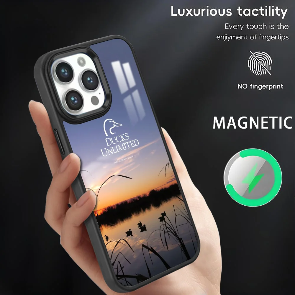 

Bird Duck Hunting Phone Case For iPhone 16 15 14 13 12 11 Pro Max Plus Mini Magsafe Magnetic Wireless Charging PC Cover
