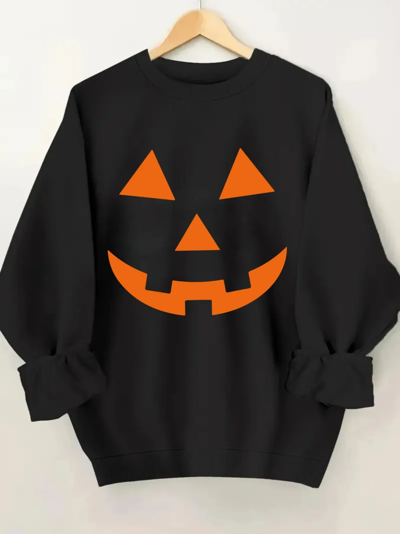 Women's Crewneck Pullover Sweatshirt Orange Pumpkin Face Design, Soft Casual Long Sleeve, Daily Casual Top Outfit, Winter Women's Clothing, Halloween Costume Outfit