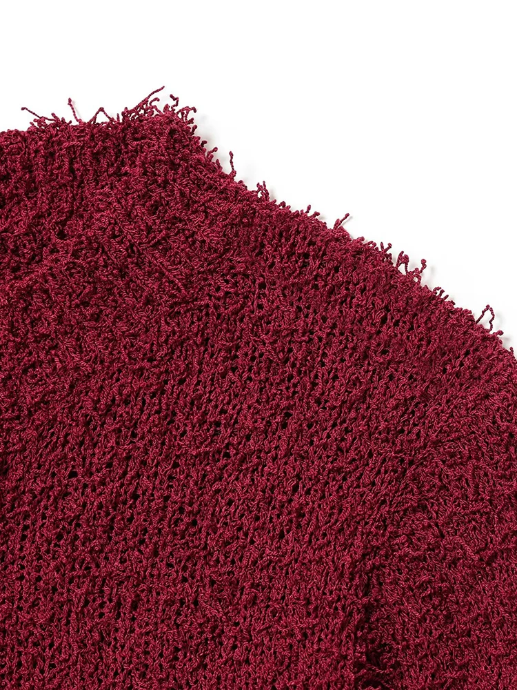 Europejskie i amerykańskie trendy jesienne: nowa kolekcja odzieży damskiej, dopasowana dzianinowa kurtka z frędzlami, okrągły dekolt, długi rękaw.