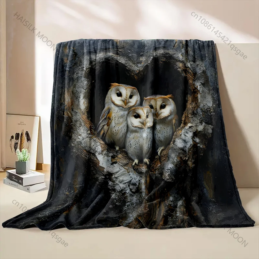 Owl, heart-shaped tree hole pattern Blanket Flannel Material Soft Warm for All Seasons, Home Outdoor Camping Picnics RV