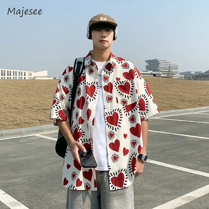 Heart Printed Shirts Men Designed Korean Fashion Students Teens Couples Y2k Tops Streetwear Summer Beach Holiday Baggy Chic Ins