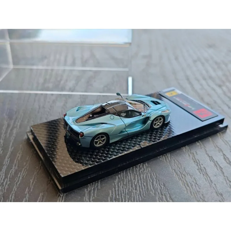 DMH 1/64 Yuema F150 base en fibre de carbone bleu glace modèle de voiture en résine de simulation moulée sous pression, jouet adulte à collectionner.