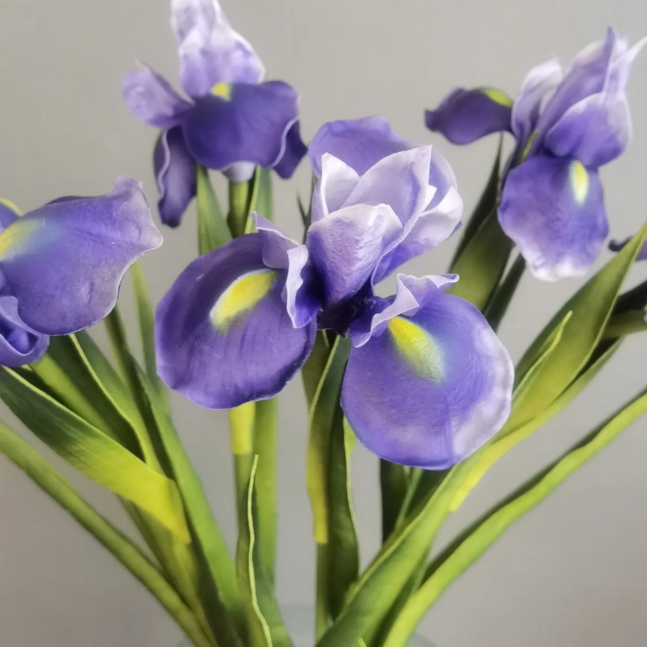 2Pcs Artificial Iris Flowers Real Touch Long Stems for Wedding Bridal Home Kitchen Party Decor Real Looking Flower Arrangements