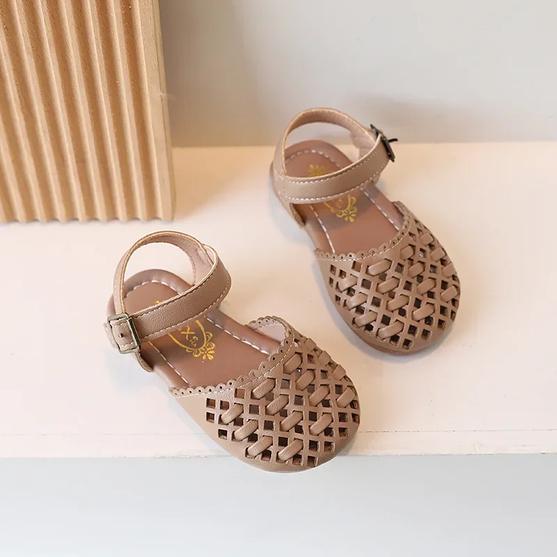 Summer Children Sandals Hollow Out Closed Toe Girls Shoes Soft Sole Breathable Princess Beach Sandals Kids Flat Roman Shoes