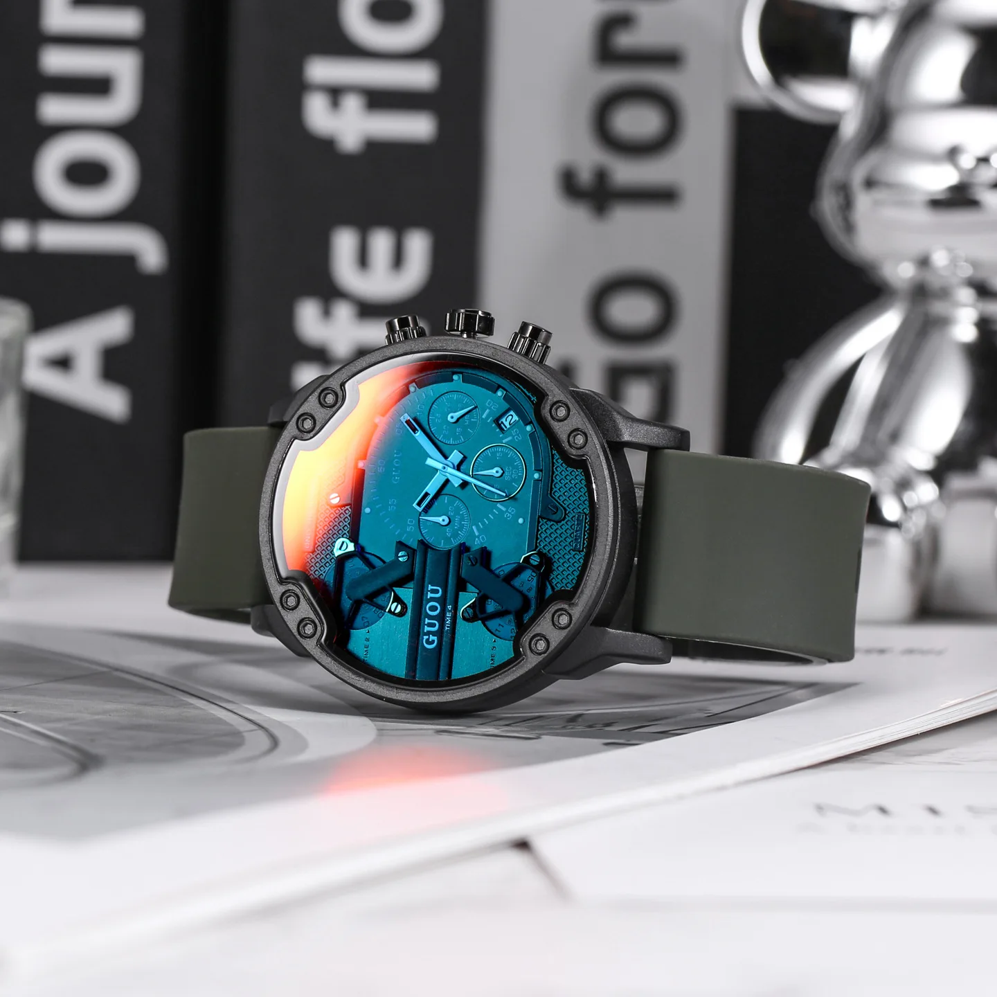 New Luxury Quartz Watch, Multi-Functional Five-Hand Design, Silicone Strap, Youthful Style, Unisex Casual Wristwatch.
