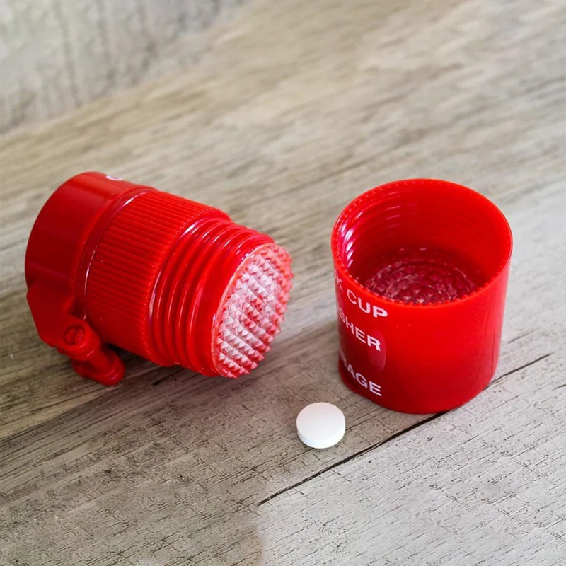 كسارة حبوب التخييم الخارجية المحمولة 2 في 1 أداة القطع والطحن الإبداعية للحبوب والفيتامينات مع كوب ماء قابل للفصل #2