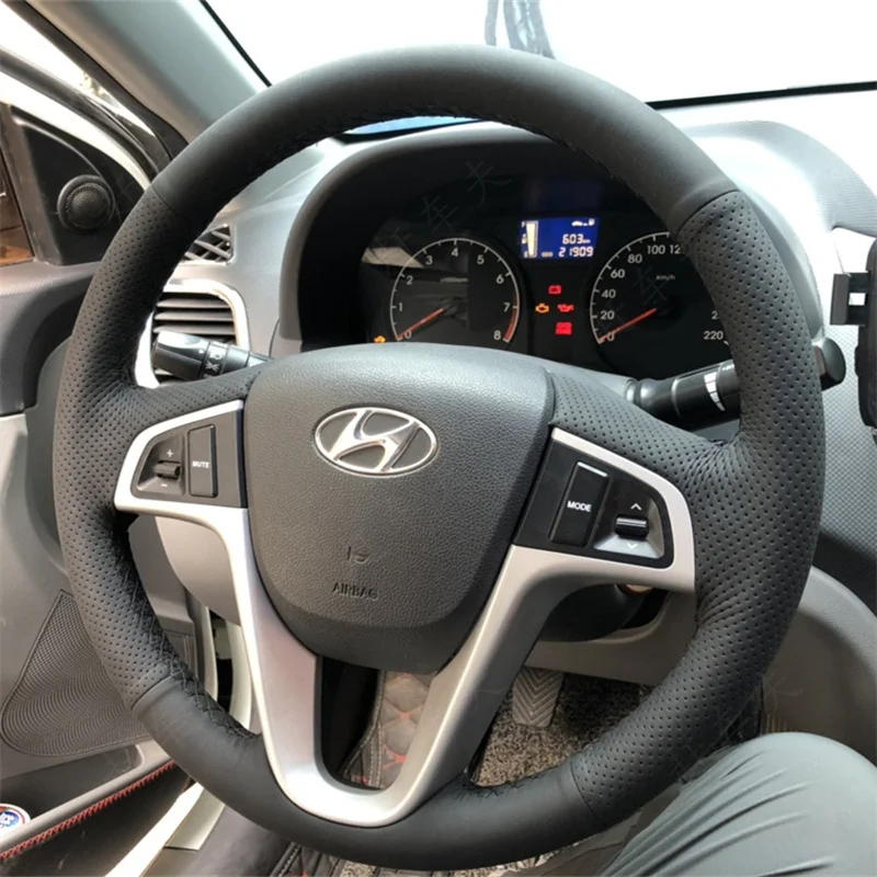 لشركة هيونداي فيرنا 2010-2016 سولاريس (RU) 2010-2016 i20 2009-2015 مخيط يدويا ألياف الكربون الجلود غطاء عجلة توجيه سيارة