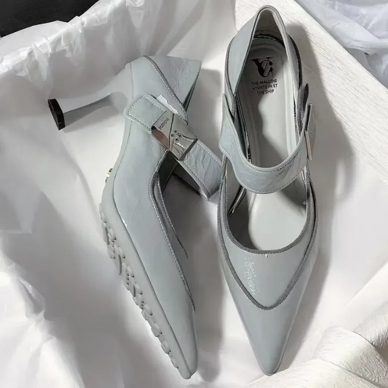 2025 الخريف جديد جودة عالية الكعوب المرأة موضة وأشار رئيس 7 سنتيمتر المضادة للانزلاق مقاومة للاهتراء عالية الكعب