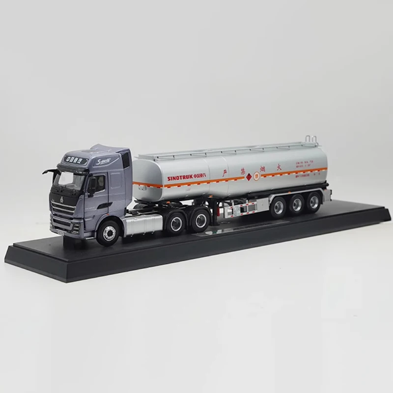 

Diecast 1:36 Scale Alloy HOWO TH7 Oil Tanker Truck Model Finished Product Simulation Toy Collection Gift Static Model