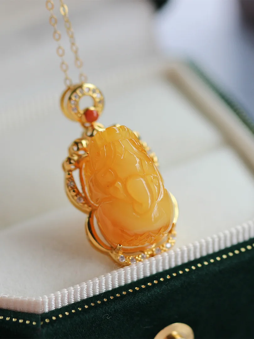 collana-con-ciondolo-in-ambra-rossa-naturale-xiu-in-argento-puro-s925-gioiello-di-moda-con-ciondolo-intagliato