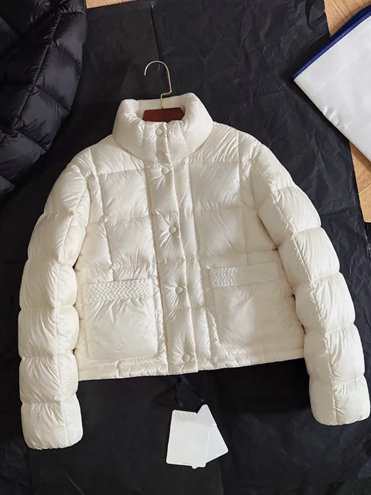 

2025 Autumn/Winter Women's Woven-Pocket Stand-Collar Short Down Jacket Filled with Goose Down for Warmth