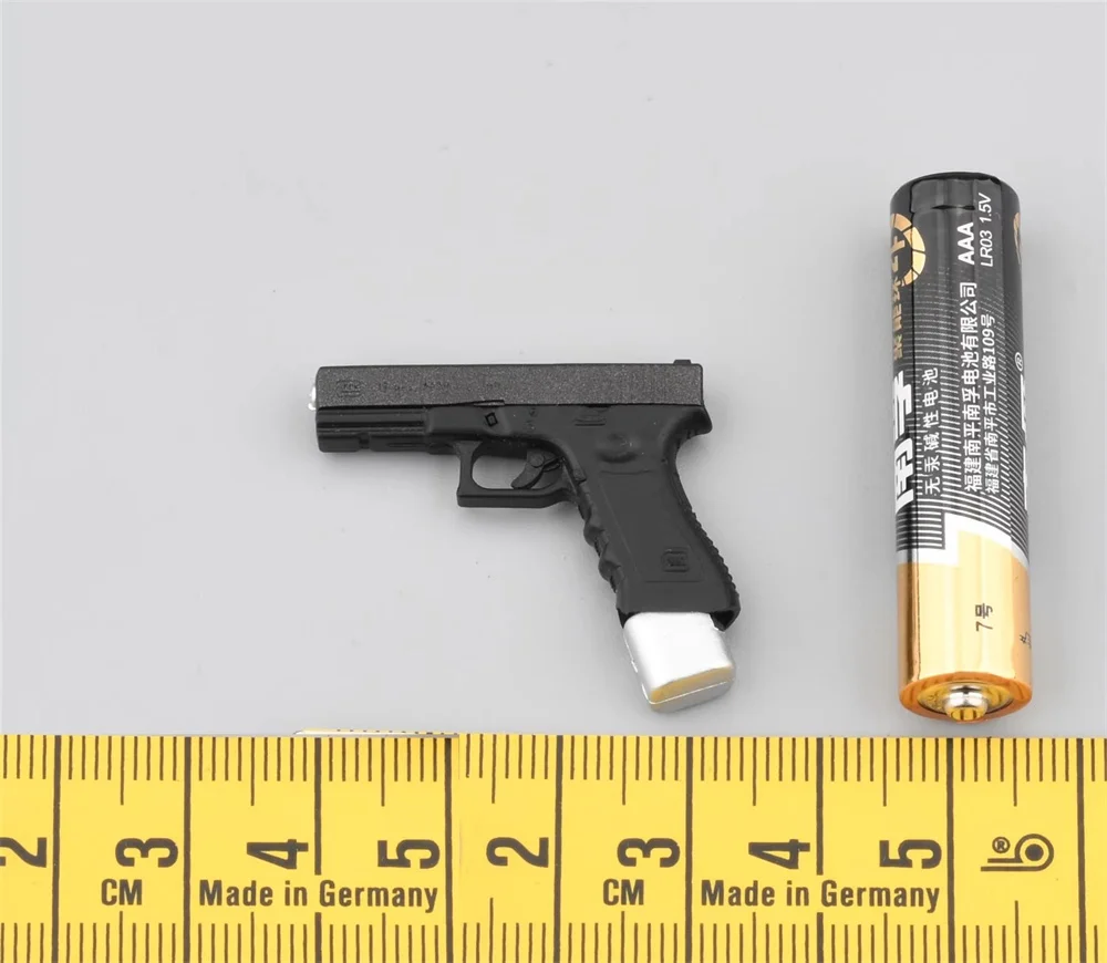 Schaal 1/6 Minitimes M048 VS. Soldaat Pop Bruine Kleur Helm Speelgoed Model Licht Teken Medailles PVC Materiaal Voor 12 "DAM COO Figuur