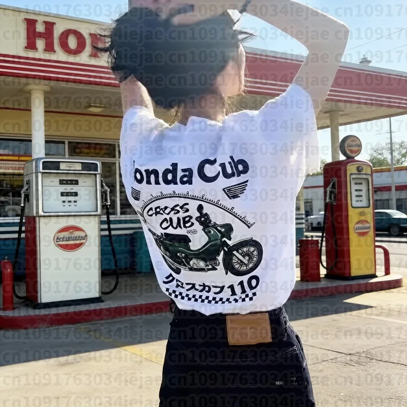 

2025-26 Summer Honda Cub American Retro Motorcycle Locomotive Men's and Women's Original100% Cotton Printed T-shirt Loose Round