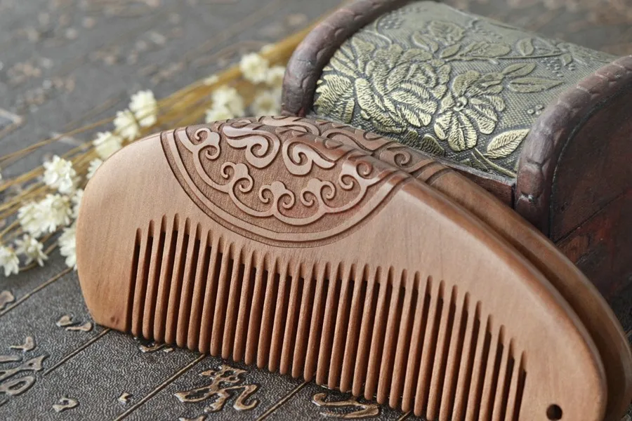 مشط رائع من خشب الخوخ المنحوت على الوجهين مقاس 14 سم، حقيبة تدليك محمولة لتصفيف الشعر