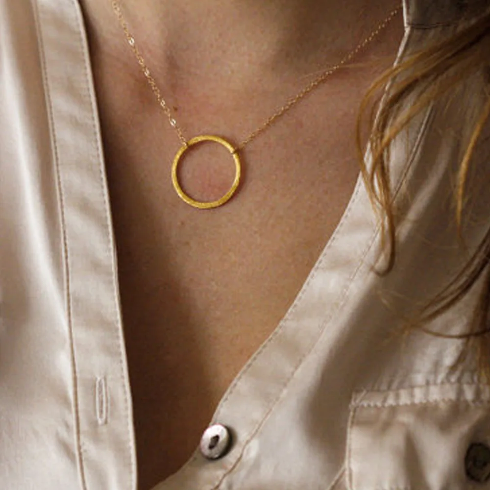 

Simple temperament circle collarbone necklace female, short