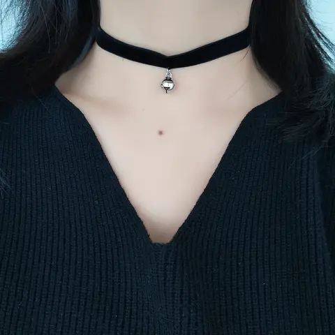 Fashionable, sweet and cute Y2K black velvet strap choker collar, bell pendant, necklace, women's accessory jewelry