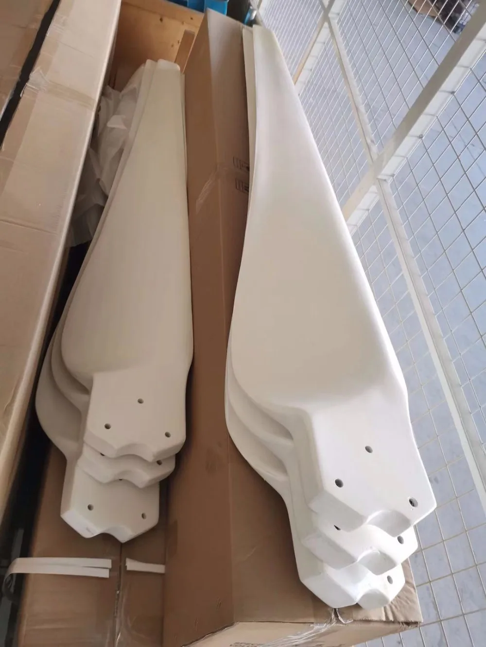 New Energy High-Strength Fiberglass Blade Turbine Accessories For Wind Turbines Sold in DIY Factory With 1.5-Meter-1.95-Meter-lo