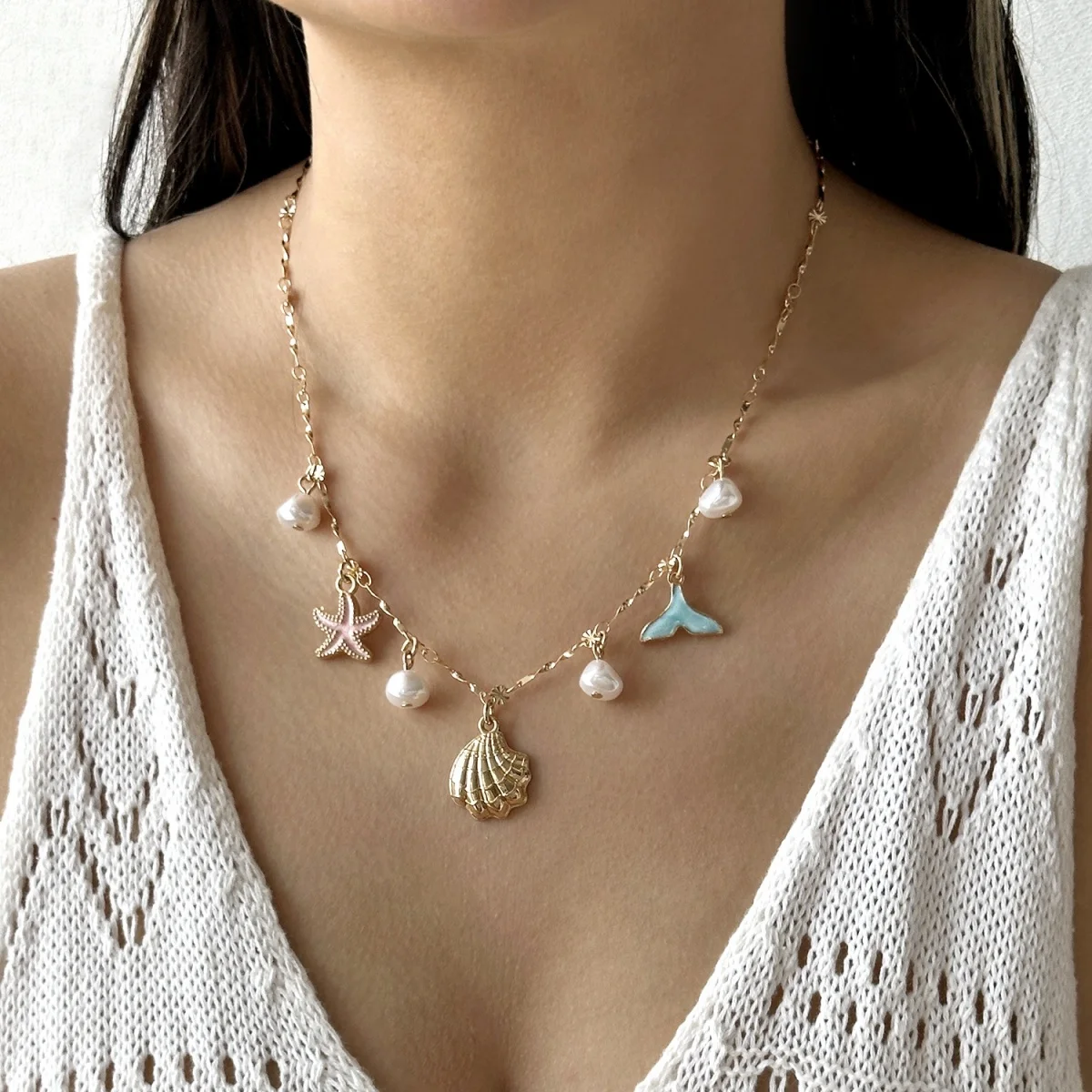 Sommerliche Halskette mit Imitationsperlen, Seestern- und Muschelanhänger für Damen und Herren, Bohemian Fischschwanz-Ozean-Strand-Choker, Urlaubs- und Party-Schmuck – Detail 13