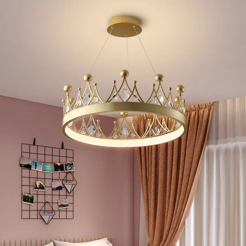 Imagem -02 - Modern Luz Luxo Cristal Coroa Lustres Princesa Decoração do Quarto Lâmpadas Nordic Criativo Quarto Infantil Menina Quarto Lustre