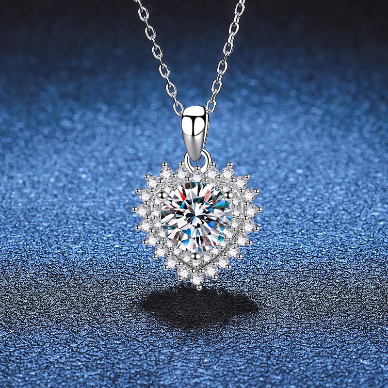 

2-carat Moissanite Platinum PT950 18K Gold Necklace, Suitable for Women's Hearts, Moissanite Pendant, Light Luxury Necklace